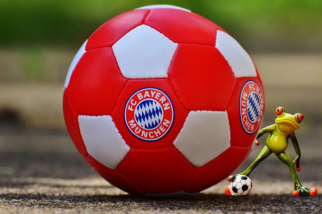 Bayern und Leverkusen treten im Champions-League-Achtelfinale gegeneinander an