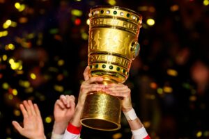 Bayern im Pokal bei Wehen Wiesbaden – BVB in Essen