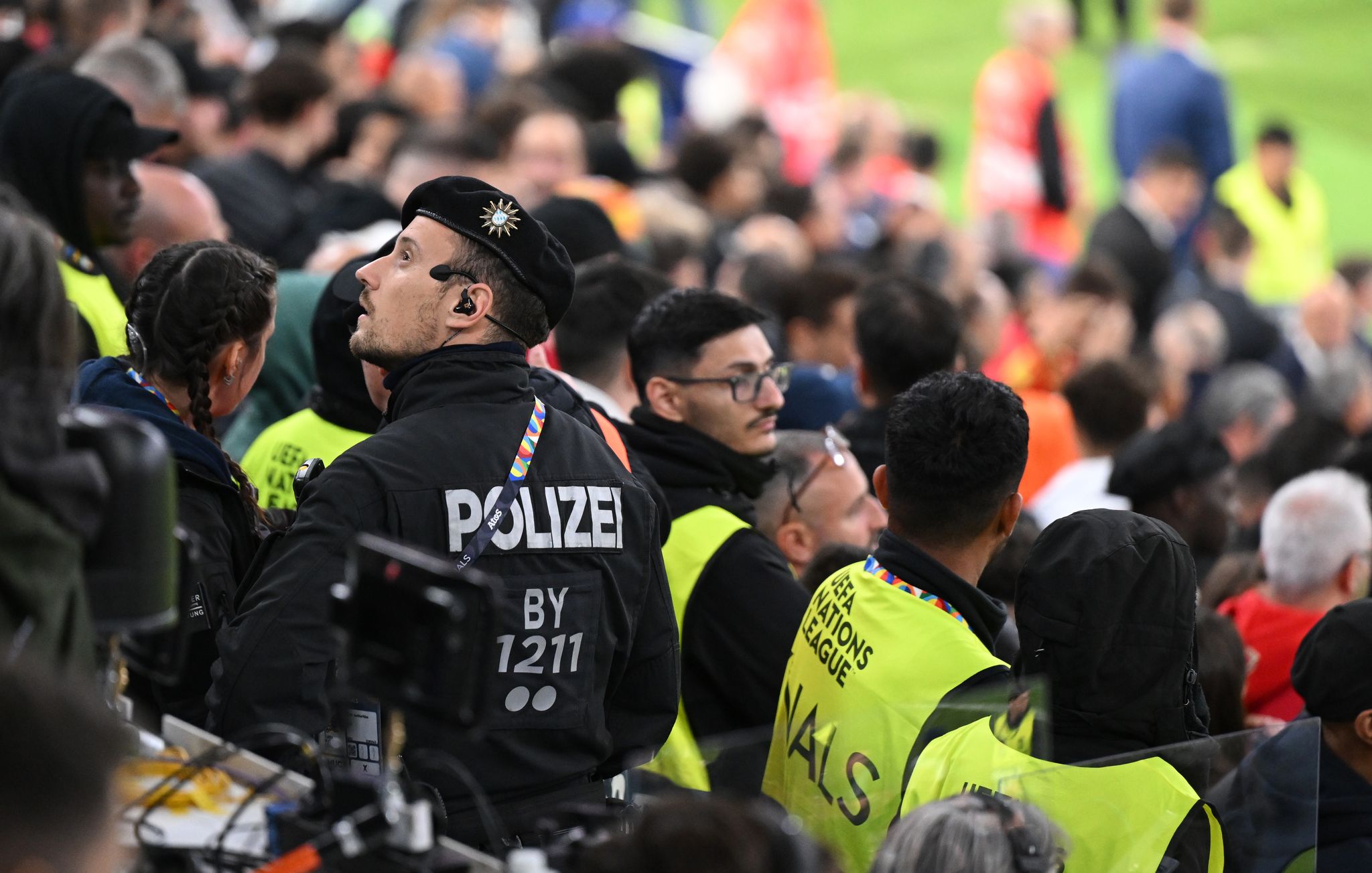 Trauer um Fußball-Fan nach Tod bei Nations-League-Finale