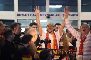 Sané in Istanbul begeistert empfangen: «Freue mich mega»