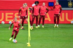 DFB-Kapitänin Gwinn spricht über ihre schwersten Momente