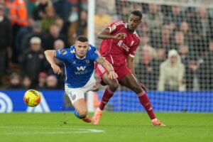 Eigentor statt erster Wirtz-Treffer: Liverpool nur 1:1